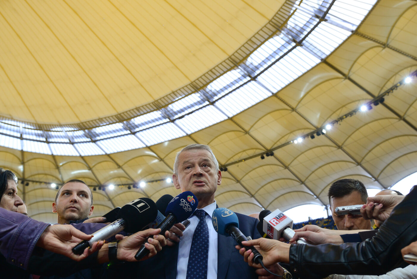 A-fost-prins-in-Grecia-fugarul-Sorin-Oprescu-primarul-Bucurestiului-care-a-facut-Arena-Nationala-la-un-pret-care-ar-fi-ajuns-la-peste-200-de-milioane-de-euro-1400x935.jpg