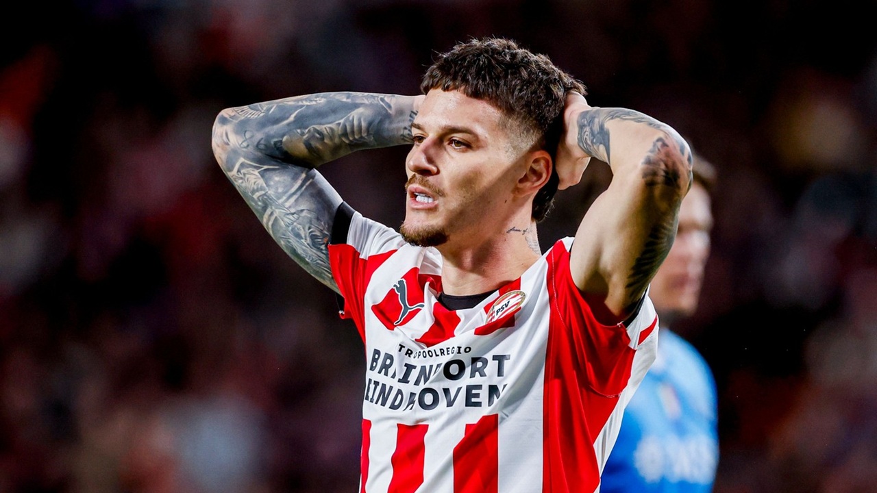 Antrenorul-lui-PSV-s-a-lamurit-cu-Dennis-Man.-Le-a-spus-o-in-fata-jurnalistilor.jpg