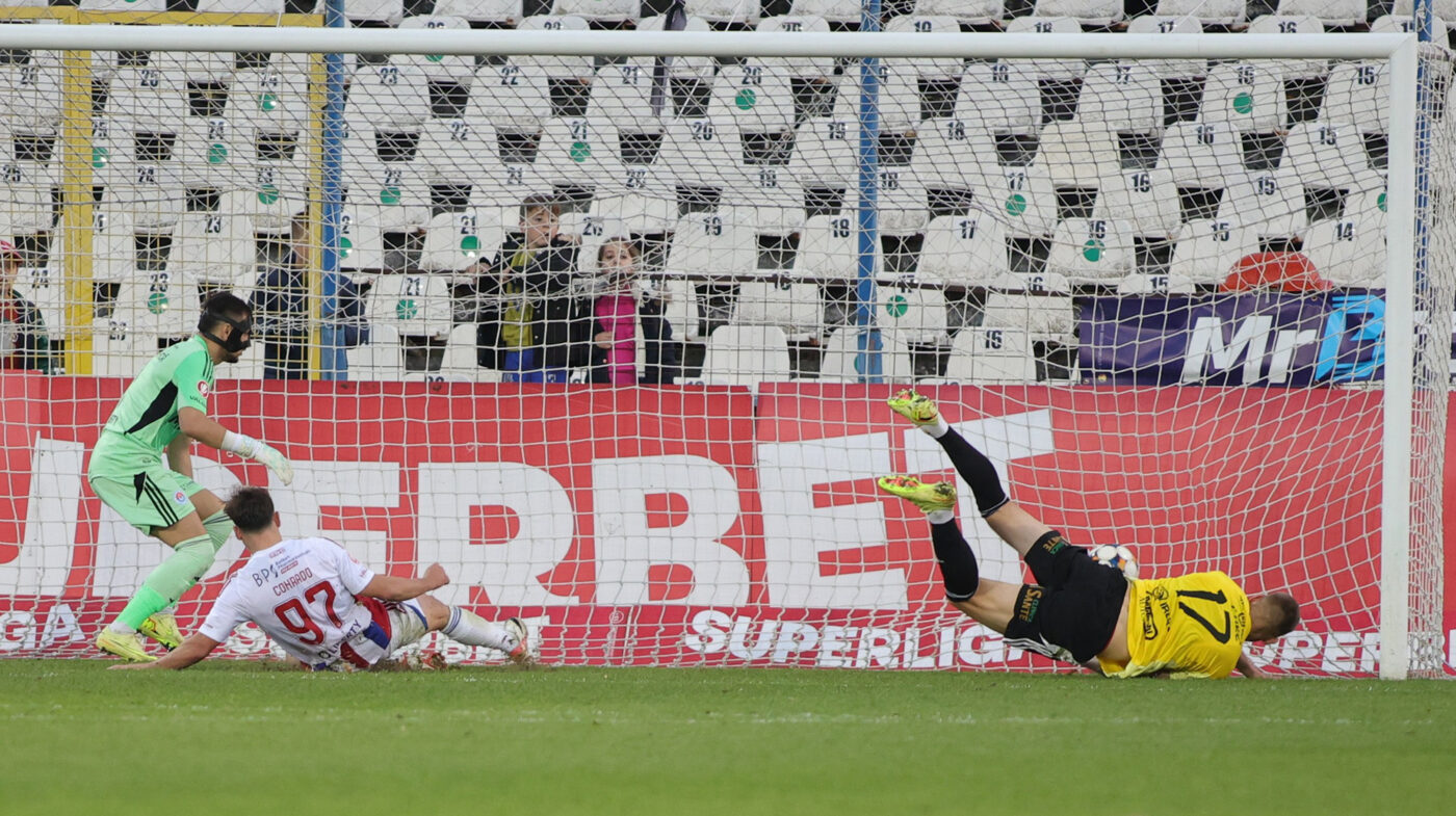 Aşa ceva nu s-a mai văzut în Superliga! Cu câte minute a prelungit arbitrul a doua repriză a meciului Oțelul Galați – U Cluj