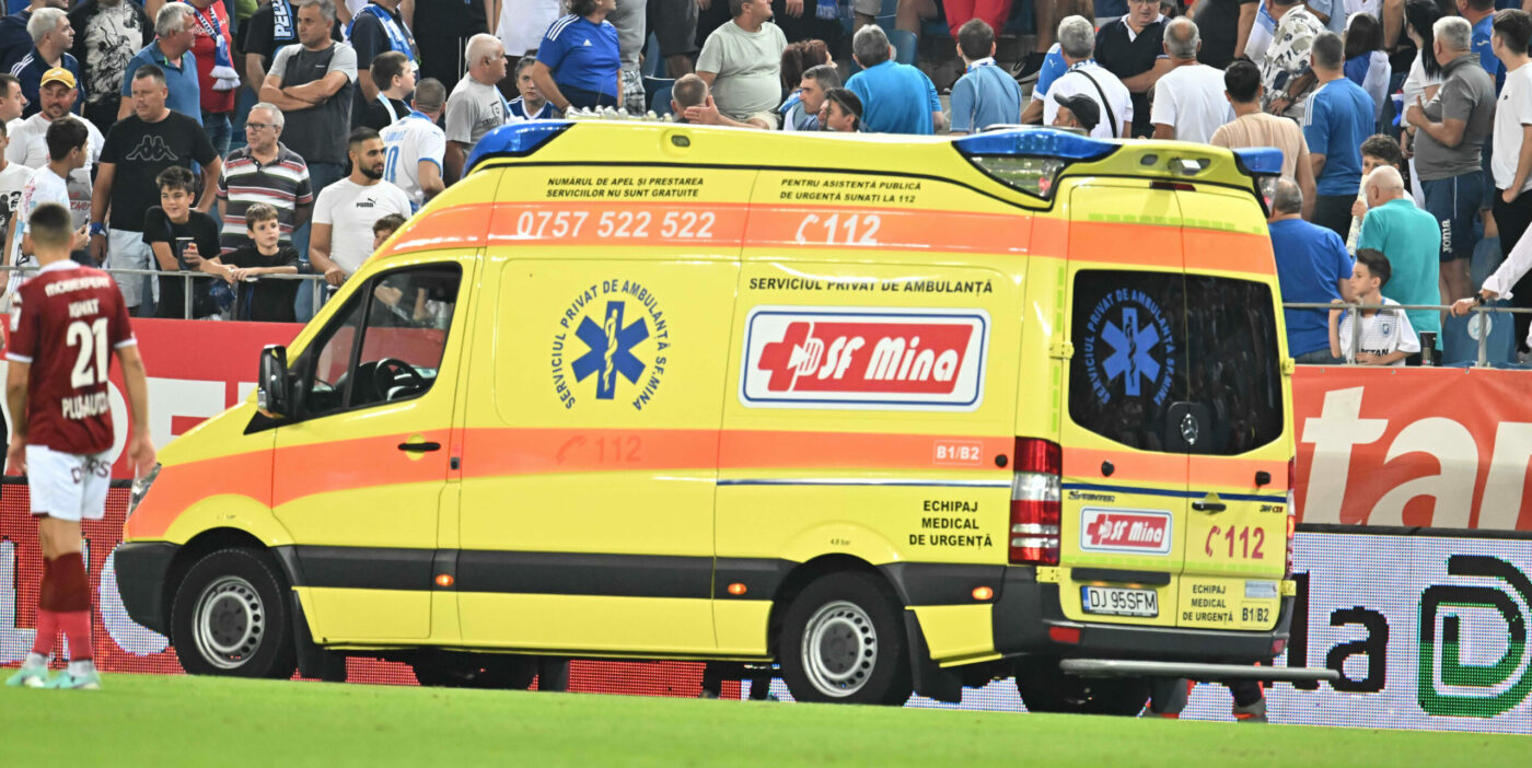 Au crezut că-l vor lua de la spital! Ce s-a întâmplat cu atacantul scos pe brațe de pe teren în Superliga. EXCLUSIV