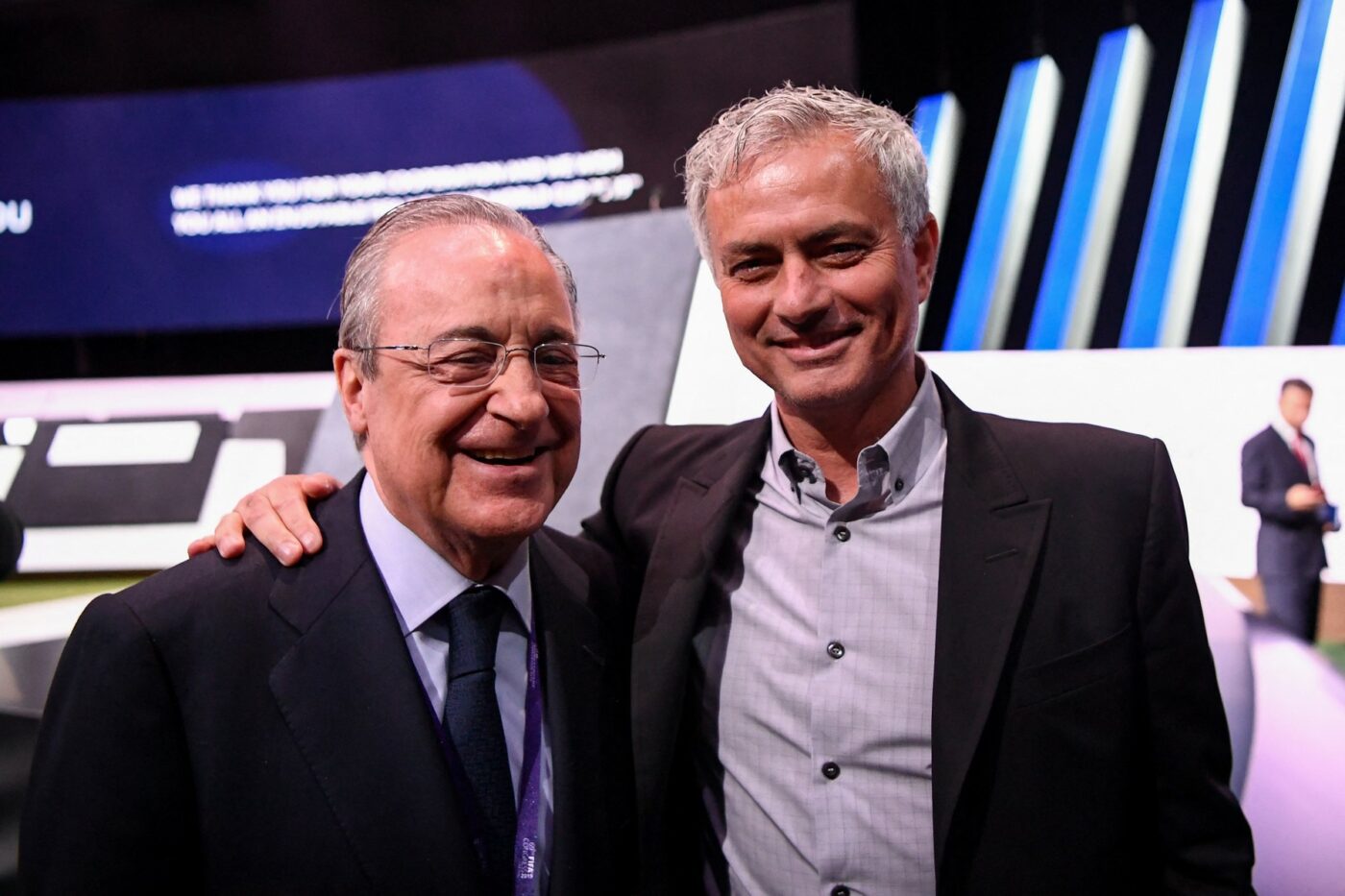 Ce-mesaj-i-a-scris-Florentino-Perez-lui-Jose-Mourinho-dupa-ce-a-semnat-cu-Benfica-1400x933.jpg