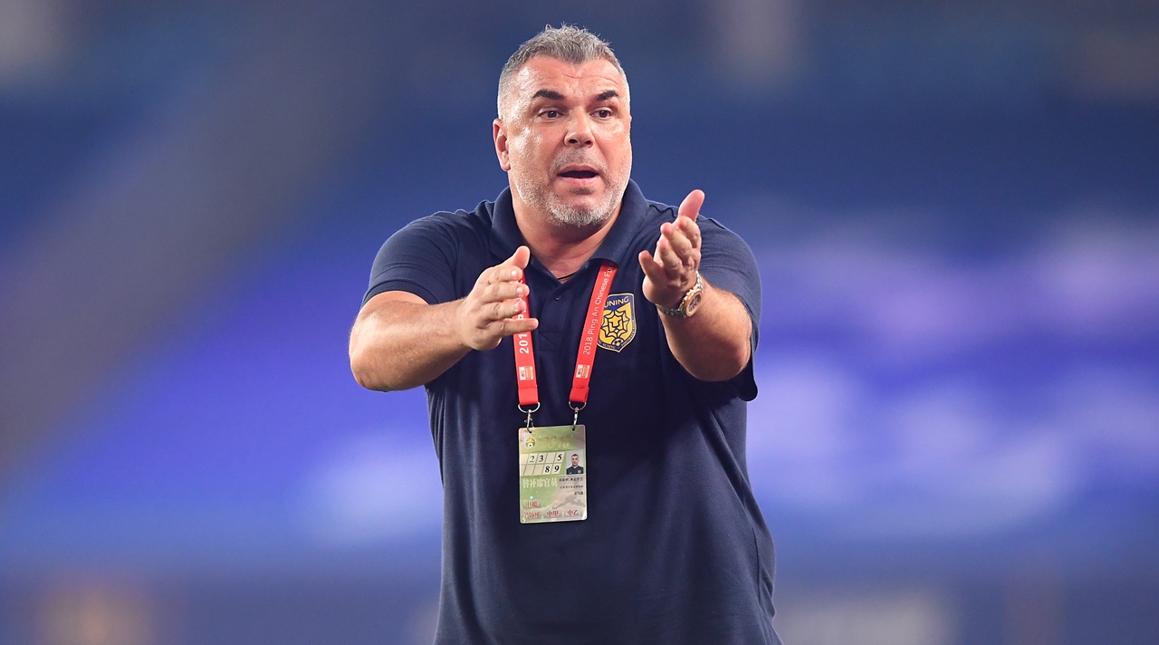 Cosmin Olăroiu a ratat 5.000.000 de euro, prima promisă de șeicii din Emirate, și a apărut teoria conspirației: „Au fost avantajate două țări”