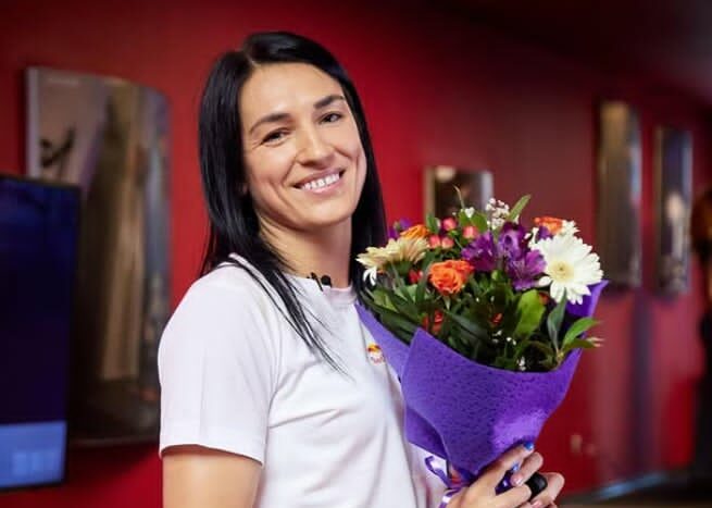 Cristina Neagu s-a săturat de SUA şi a revenit în România de sărbători
