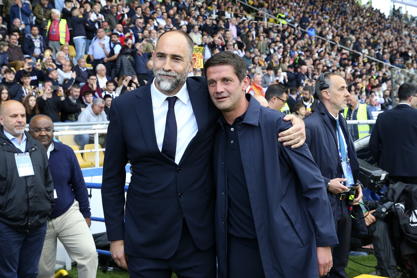 Dat afară! L-a învins pe Cristi Chivu în derby, dar apoi parcă a fost blestemat şi acum a fost demis