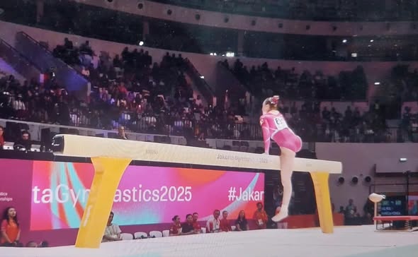 Dramă pentru Sabrina Voinea în finala de la bârnă de la Campionatul Mondial. Gimnasta a căzut și nota a fost un dezastru!