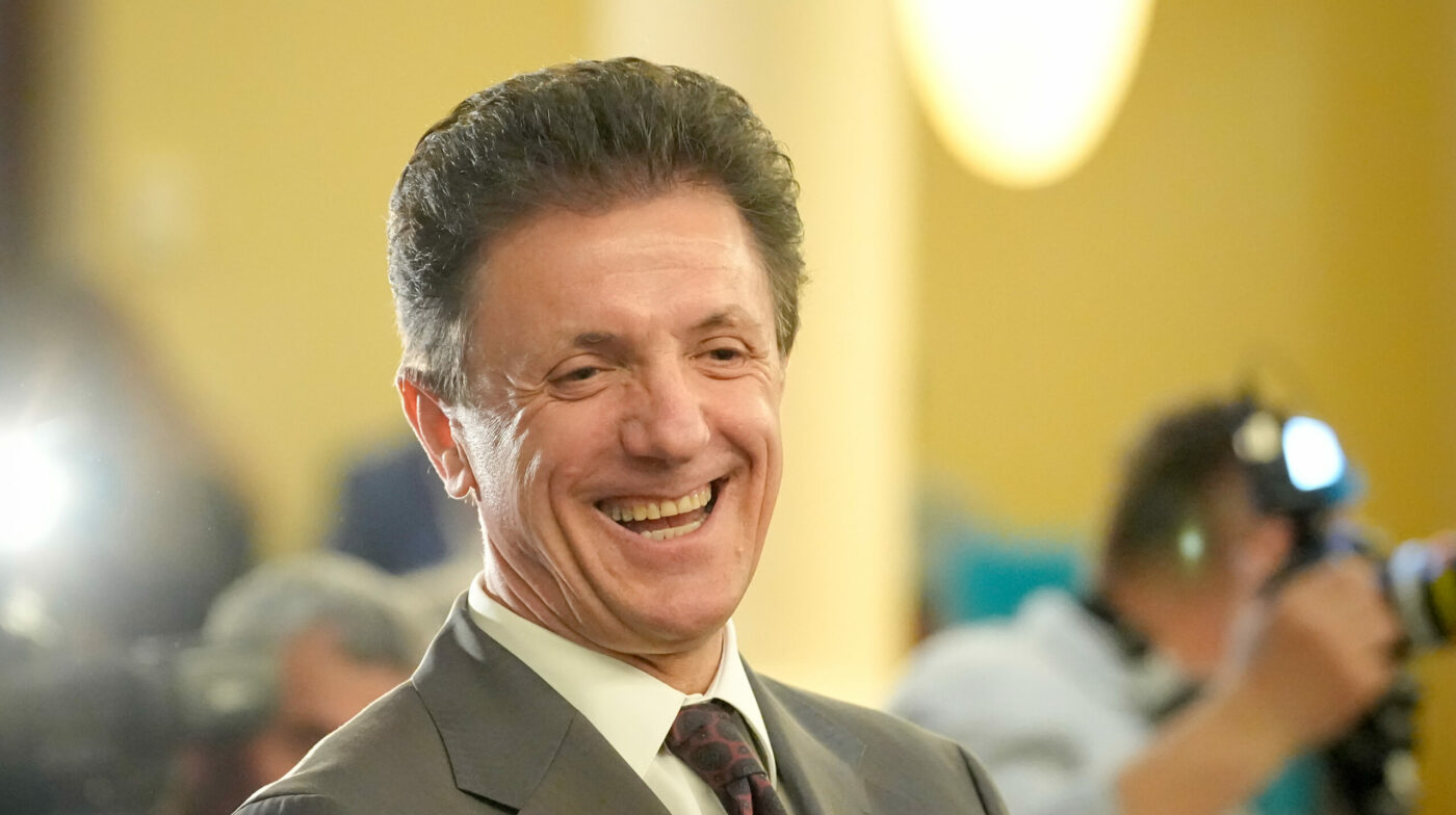 E-aproape-gata-„bijuteria-lui-Gica-Popescu-de-6.000.000-de-euro-Cum-arata-mall-ul-pe-care-l-a-construit-intr-un-oras-istoric-al-Romaniei-pe-terenul-fostelor-fabrici-de-incaltaminte-si-tricotaje-scaled-e1759991287280-1400x784.jpg