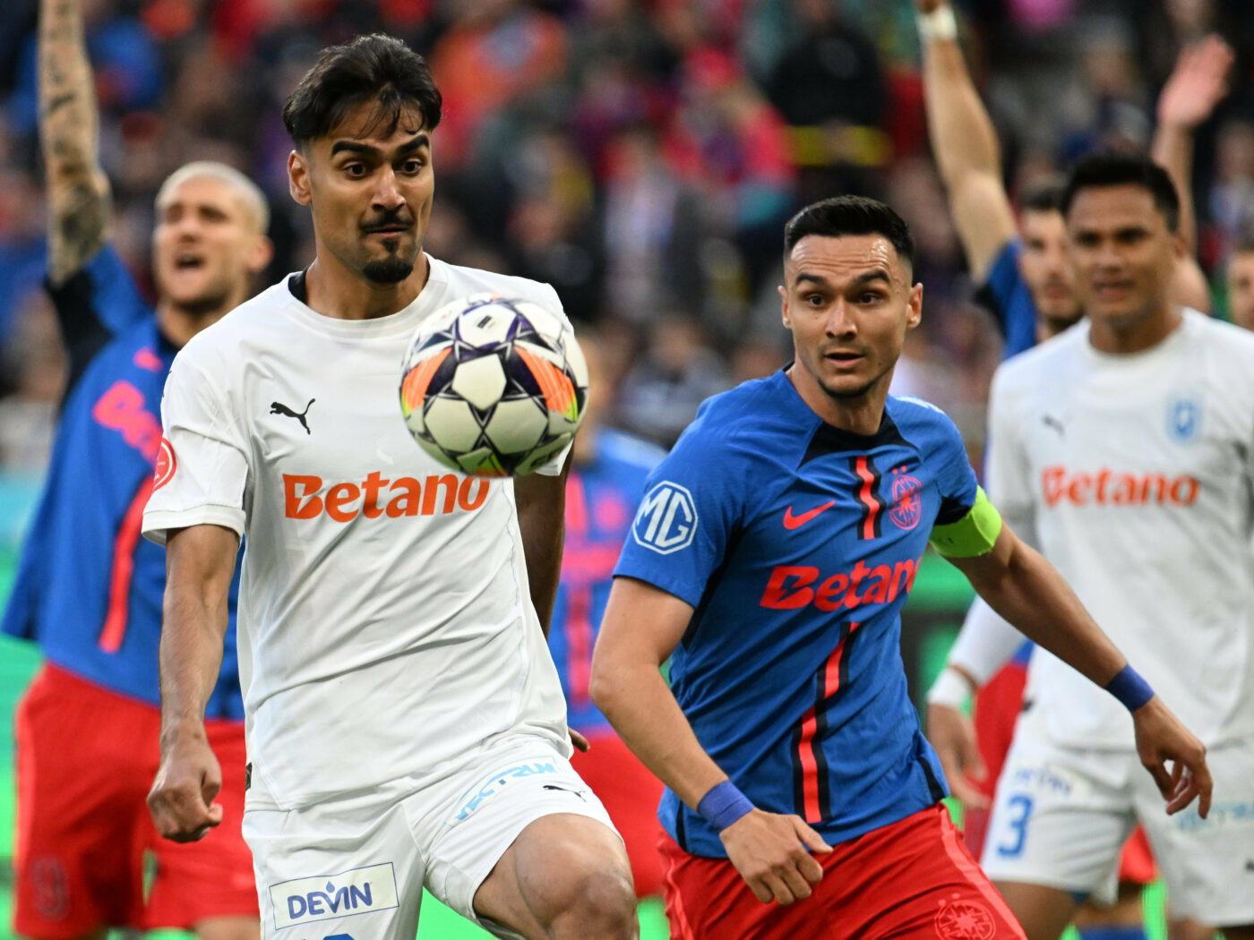 FCSB – Universitatea Craiova, Live Text Online de la ora 20:30, în etapa 12 din Superliga. Baiaram, trimis pe banca de rezerve de Rădoi! Echipele de start