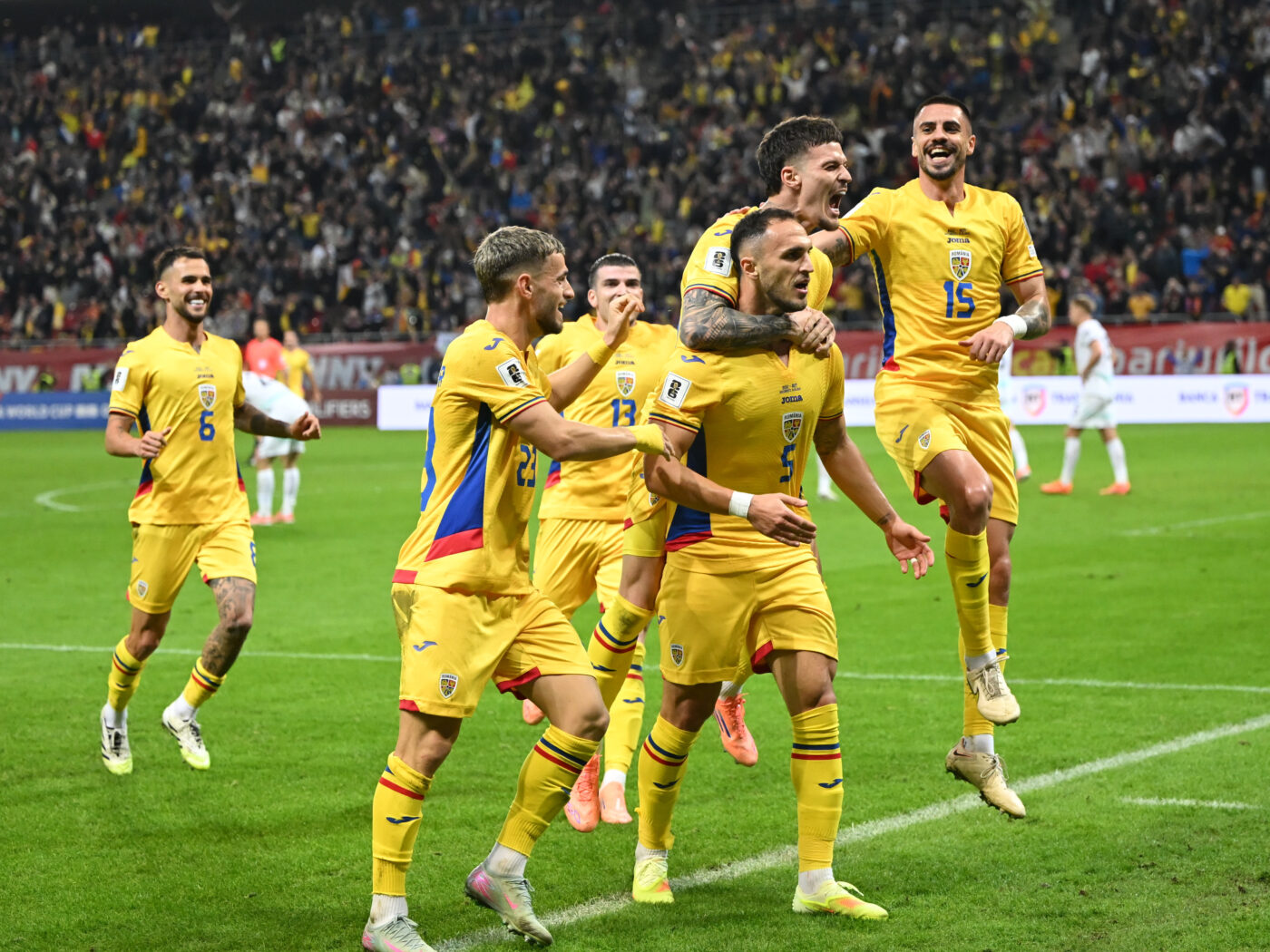 Fotbalistul-Romaniei-l-a-dat-pe-spate-chiar-si-pe-exigentul-Panduru-in-meciul-cu-Austria-„De-Champions-League-1400x1050.jpg