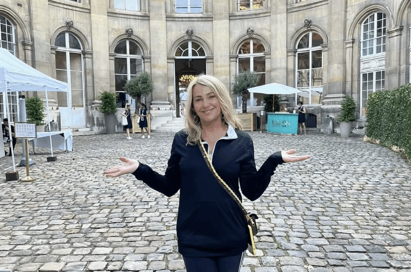 Fugita-de-zeci-de-ani-in-SUA-Nadia-Comaneci-a-avut-o-surpriza-imensa-cand-a-vazut-cum-arata-acum-Brasovul.-Ce-a-descoperit-legendara-sportiva-1400x926.png