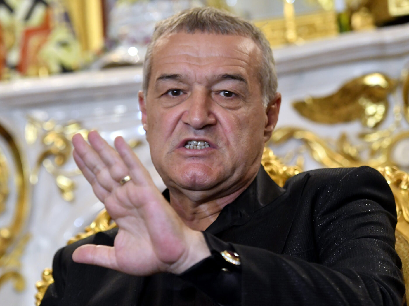 Gigi Becali a făcut dezvăluirea și Radu Naum a crezut că leșină: „Stați, că mi se face rău!”. Pentru ce a dat 3.000.000 de euro