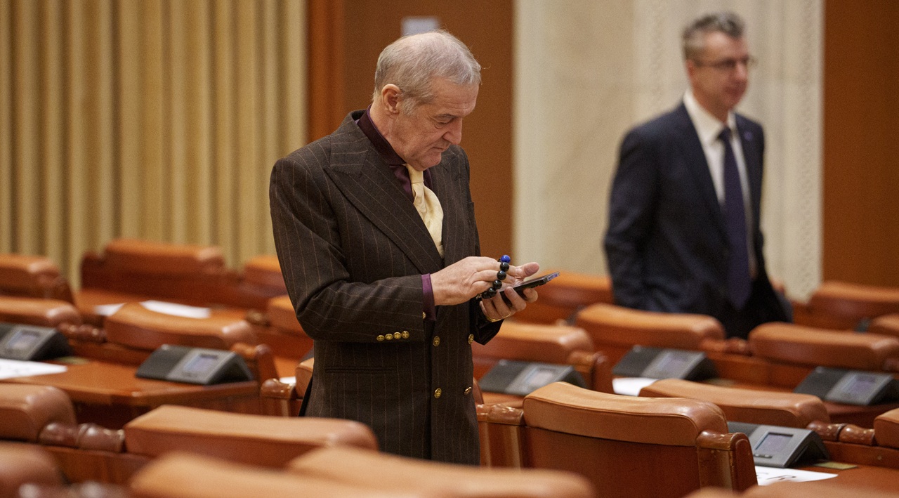 Gigi-Becali-a-luat-decizia-finala-in-cazul-Denis-Alibec.-A-intervenit-prin-telefon-si-a-facut-anuntul.-„La-greu-sa-l-vad.-EXCLUSIV.jpg