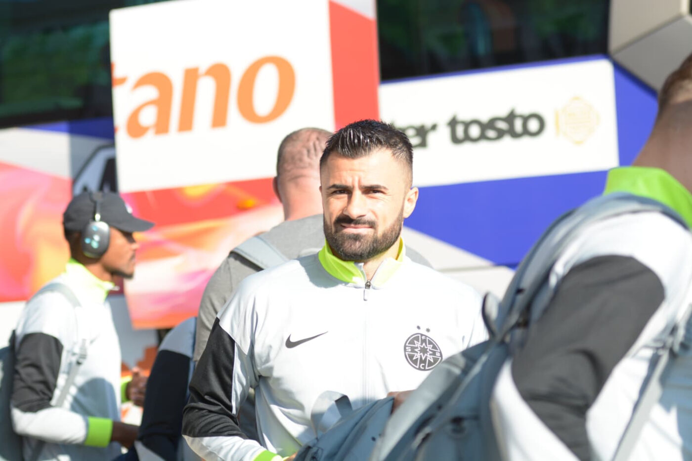 Gigi-Becali-nu-vrea-sa-accepte-adevarul-in-cazul-lui-Valentin-Cretu-„Eh-nu-are-nimic-1400x933.jpg