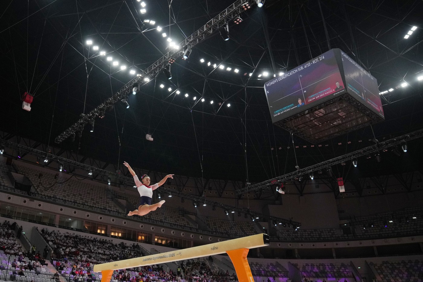 Gimnastele din SUA, fără vedetele Simone Biles și Jordan Chiles, început chinuit la Campionatele Mondiale de la Jakarta