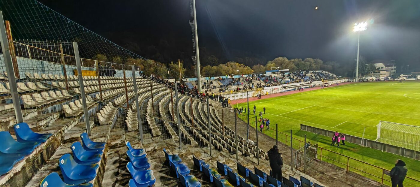 Imagini deplorabile cu stadionul din Bistrița pe care FCSB joacă în Cupa României