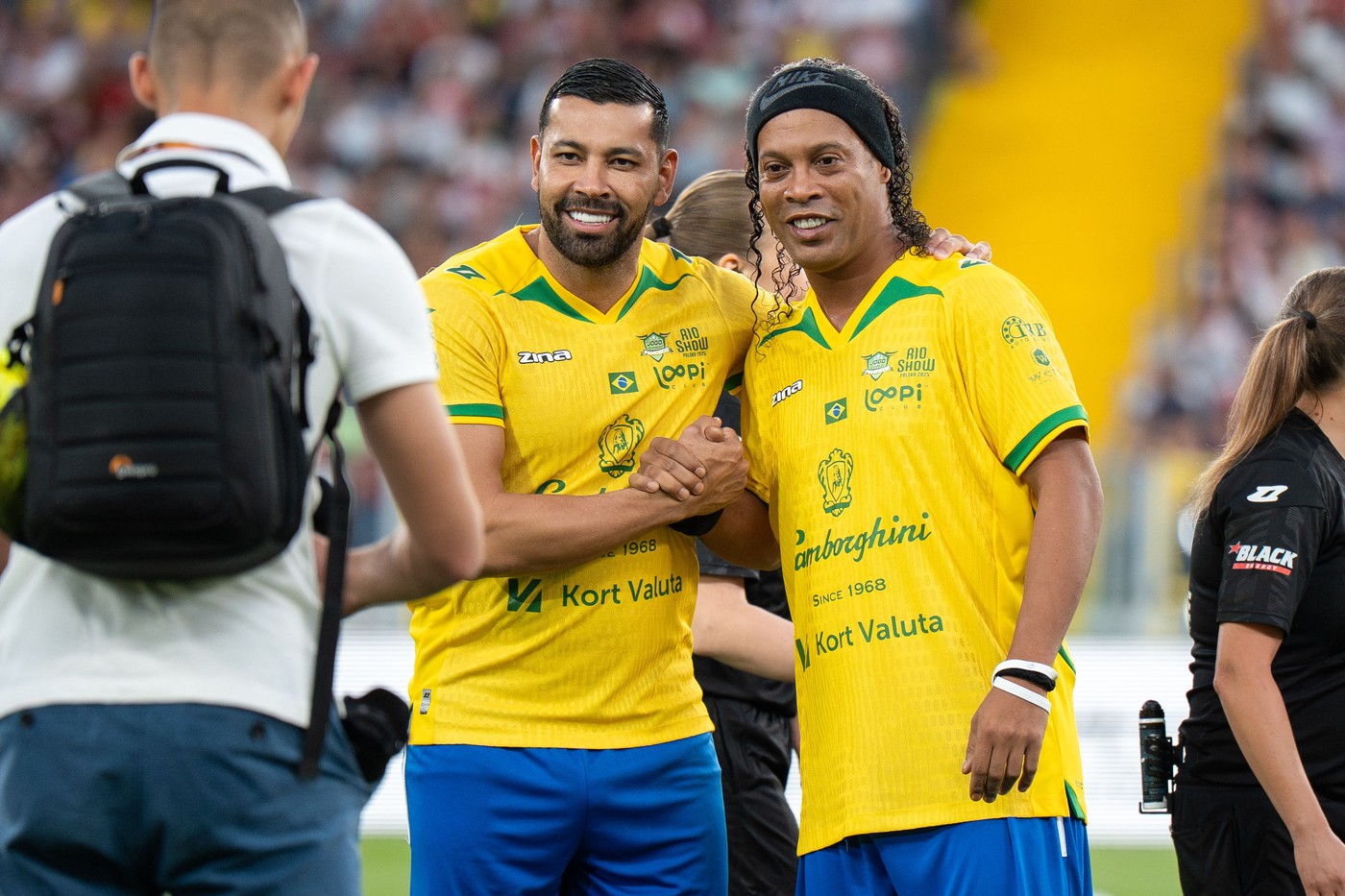 Inca-un-nume-mare-al-fotbalului-brazilian-a-confirmat-prezenta-la-Iasi-alaturi-de-Ronaldinho.jpg