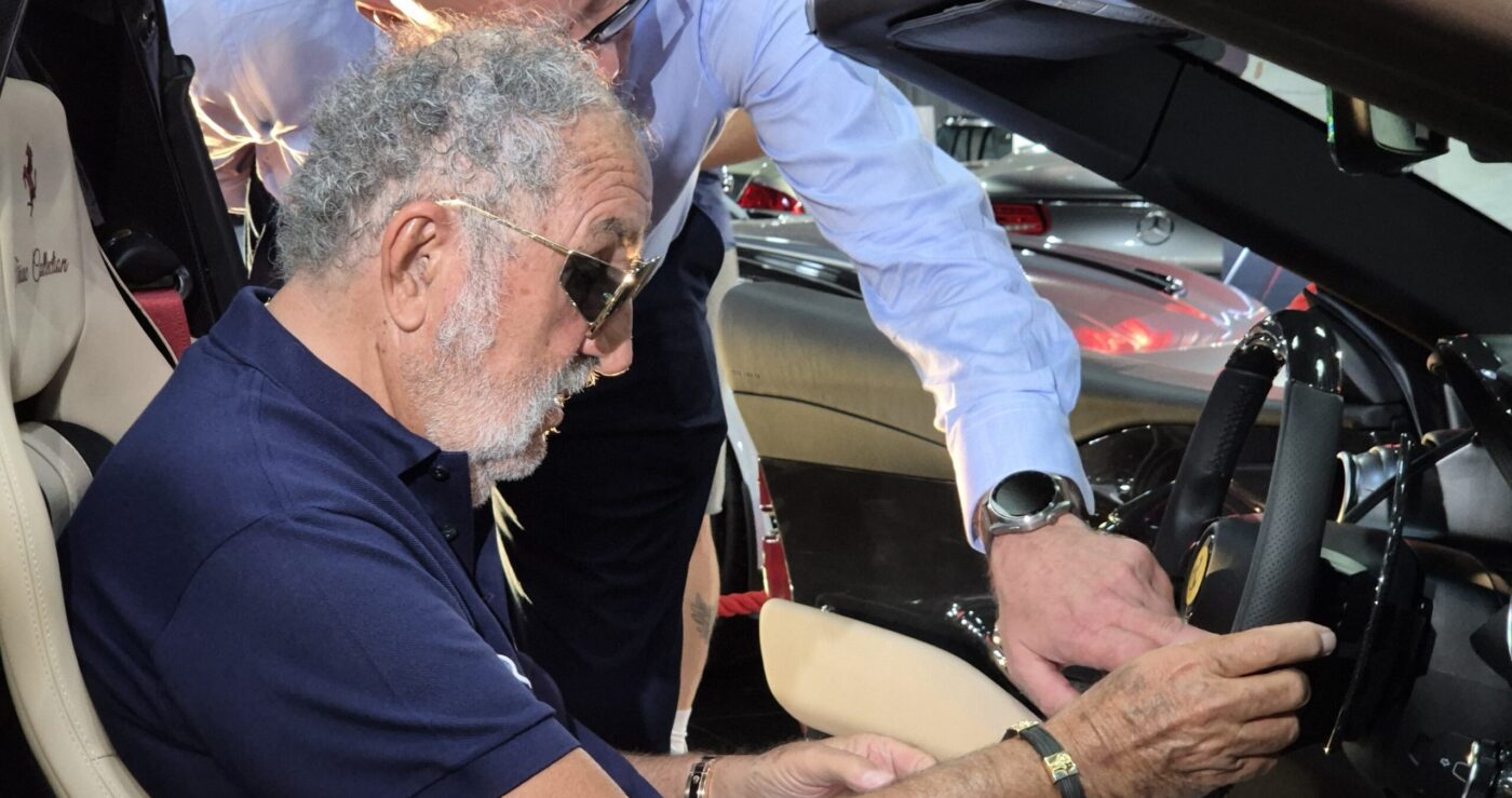Ion-Tiriac-a-cumparat-trei-limuzine-Bentley-intr-o-singura-zi-1400x739.jpg
