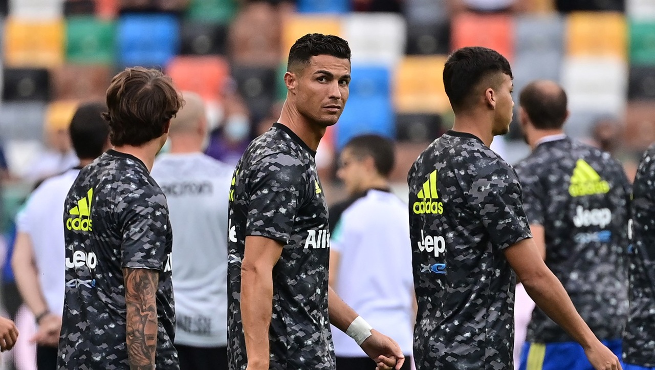 La 19 ani juca alături de Cristiano Ronaldo, dar la 26 de ani e retras și a ajuns să muncească în construcții