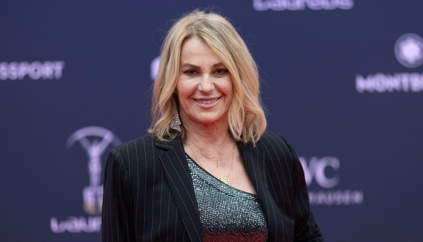 Nadia-Comaneci-vedeta-de-cinema.-Apare-filmul-despre-viata-ei-si-va-costa-o-avere-„Povestea-fetei-din-Onesti-e1760092856932.jpg
