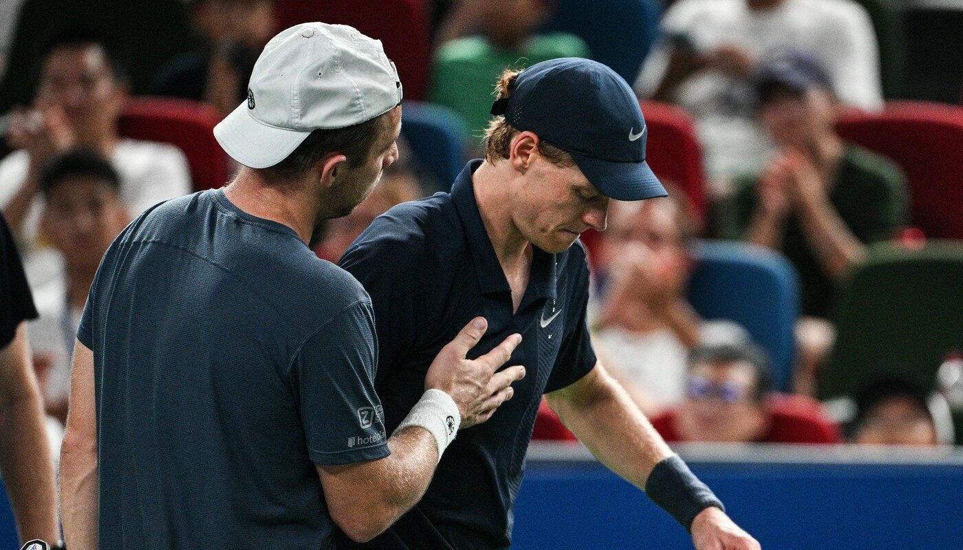 Patrick-Mouratoglou-a-intervenit-dupa-ce-l-a-vazut-pe-elevul-lui-Darren-Cahill-in-chinuri-„Asta-a-patit-Sinner-e1759924479856.jpg