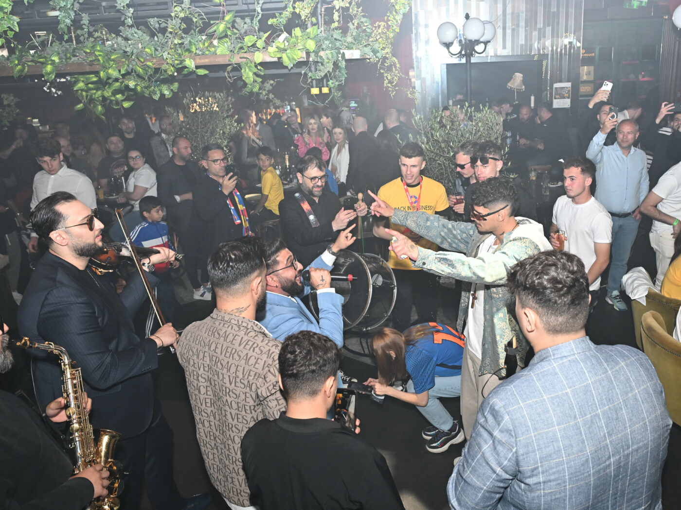 Protejatul lui Becali îi dădea duhovnicului câte 1.000 de euro de câte ori venea de la Sibiu ca să-l scape de viciul băuturii