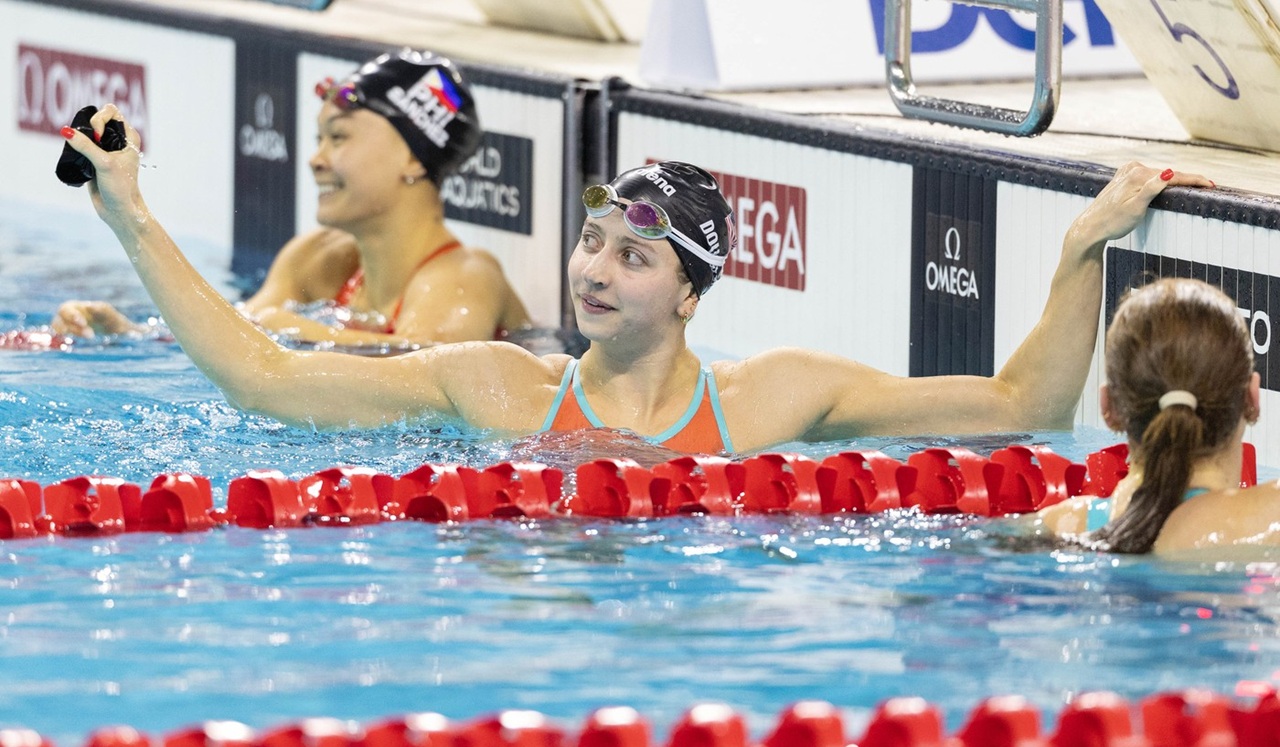 Record mondial fabulos la 100 metri liber feminin. Kate Douglass e prima înotătoare din istorie care coboară sub 50 de secunde!