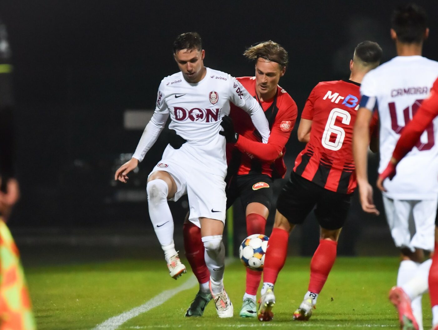 S-a accidentat Louis Munteanu! CFR Cluj are probleme cu atacantul