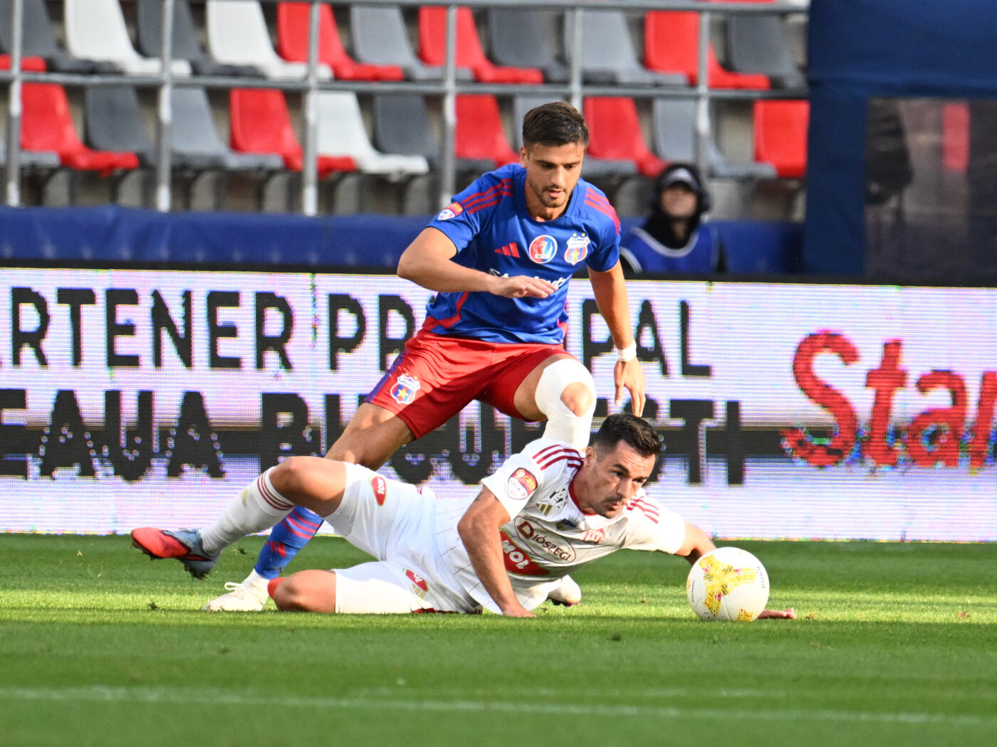 Dragoș Nedelcu a rezistat doar 30 de minute în Steaua – Sepsi OSK 2-1. Ce a pățit mijlocașul