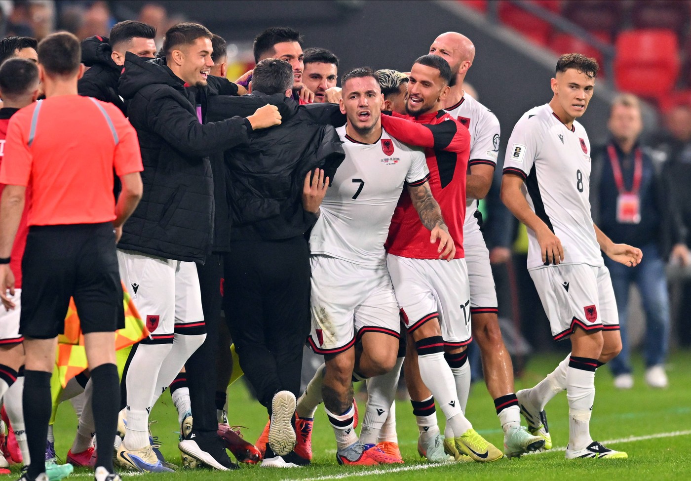 Scandal imens în Serbia – Albania cu Istvan Kovacs la centru! Gestul care a stârnit mânia sârbilor: „Rușinos!”