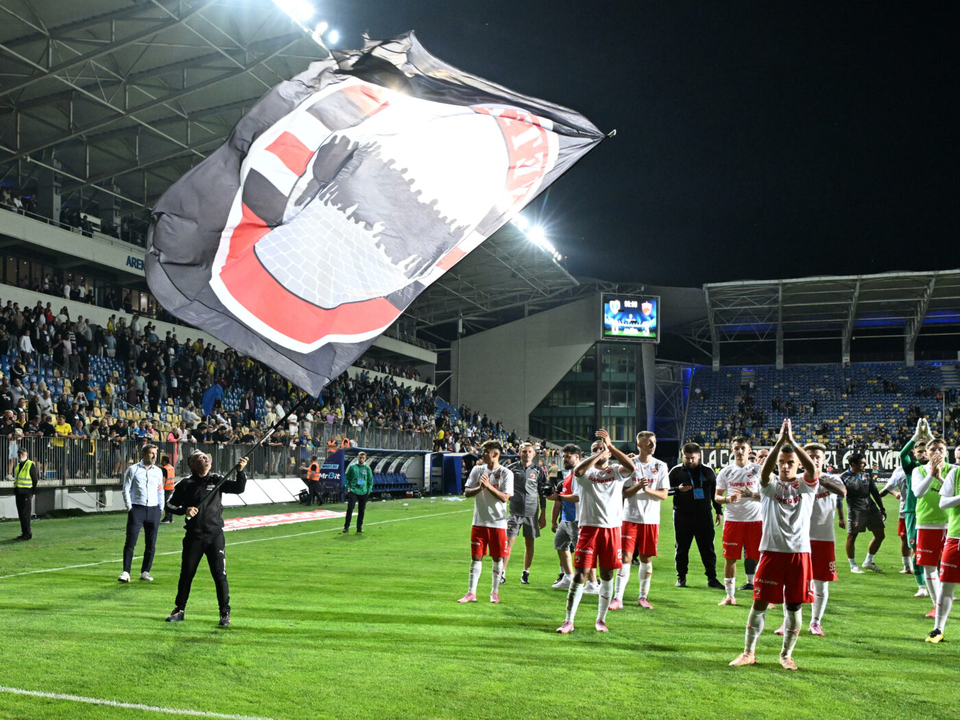 Simbolul lui Dinamo, ofertat de Rapid: „Giovanni Becali a vorbit cu cei de acolo”. EXCLUSIV