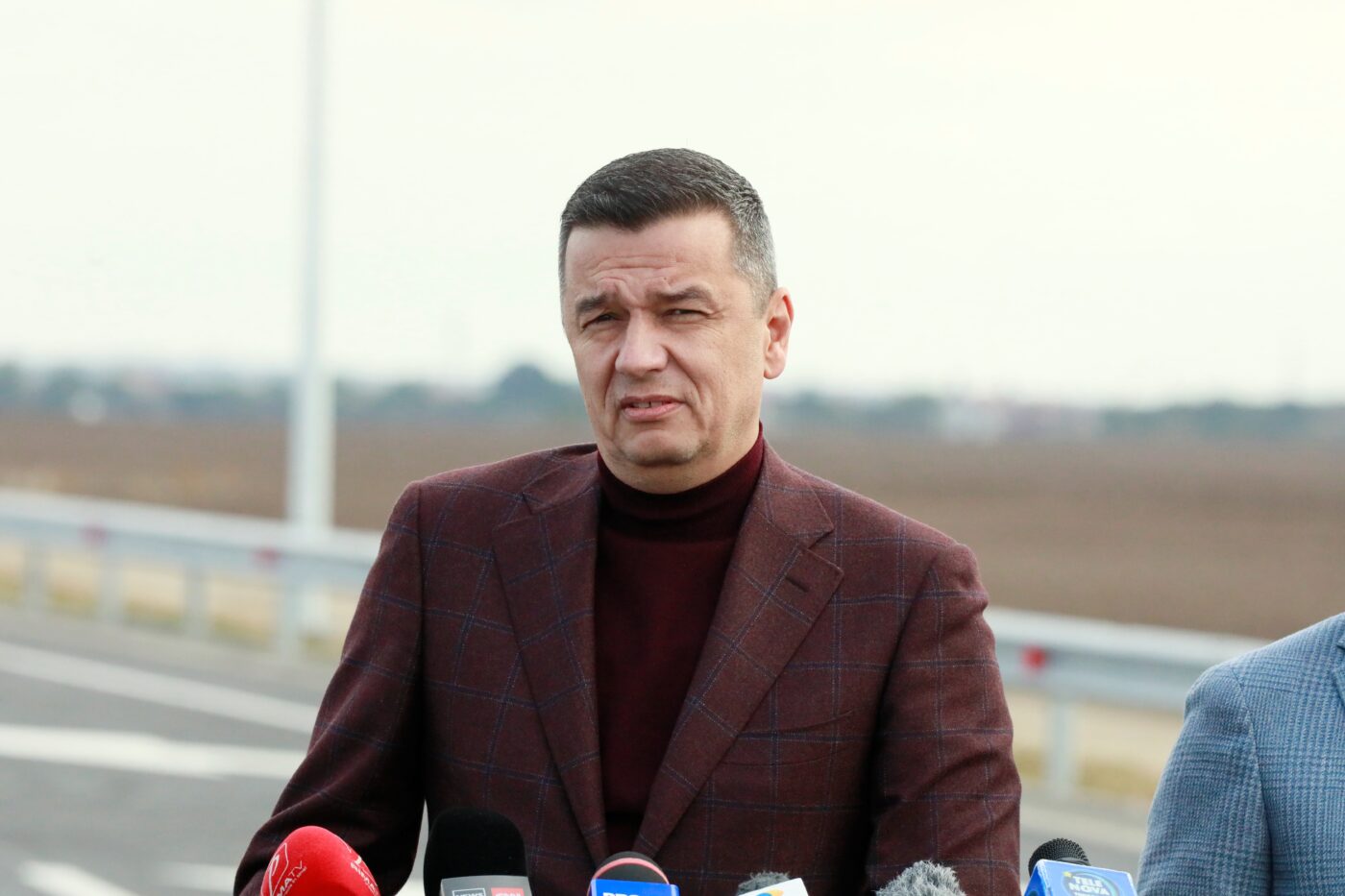Sorin Grindeanu le dă speranţe oltenilor: „Anul ăsta în mod sigur Universitatea Craiova va lua campionatul”. Preşedintele PSD e fan de pe vremea Craiovei Maxima