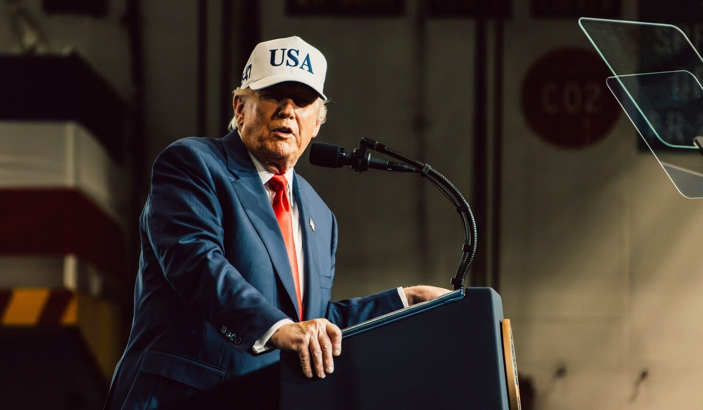Trump a luat decizia și pe noua lui rețea de socializare, Truth Social, se va putea paria pe sport, pe rata inflației, pe prețul aurului sau pe alegeri!