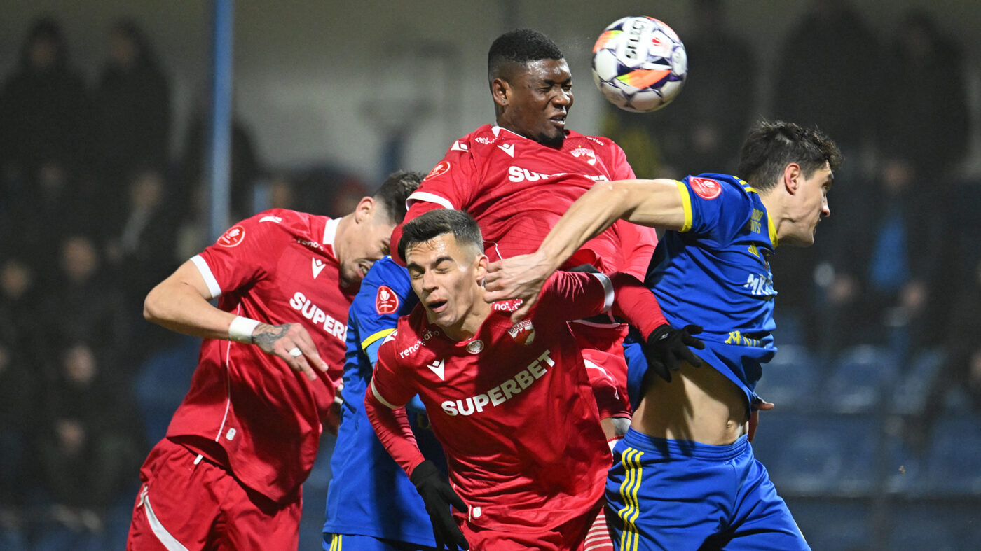 Unirea Slobozia – Dinamo București Live Text Online, de la ora 20:30, în etapa 12 din Superliga. Echipele de start. „Câinii” pot ajunge pe locul 2