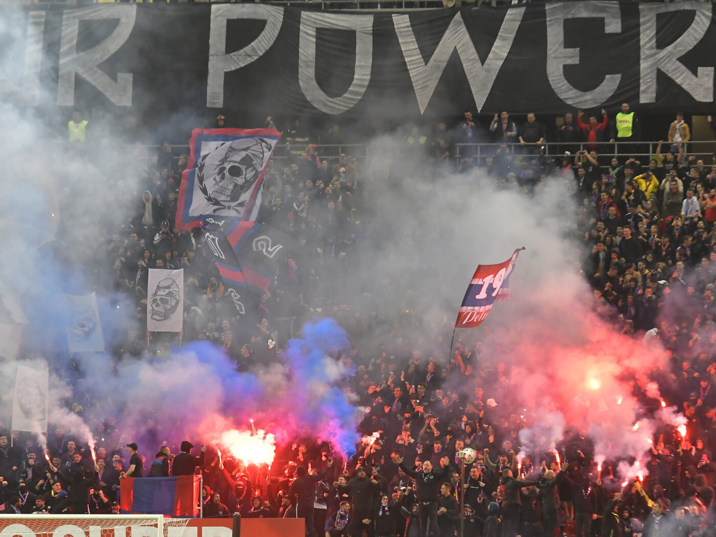 Unul dintre cei mai cunoscuți fani FCSB și-a donat toată averea: „Tot ce am făcut, case, proprietăți!”