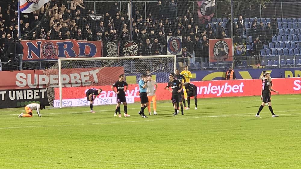 VAR a decis în cea mai controversată fază din Metaloglobus – FCSB. Penalty anulat pentru gazde după o simulare