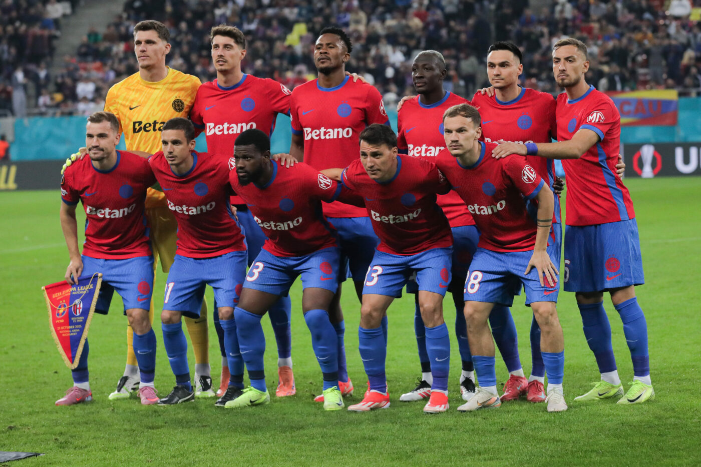 Vedetele FCSB sunt nemulțumite că Gigi Becali l-ar favoriza pe un fotbalist care e supraponderal, deși ia 25.000 de euro pe lună!