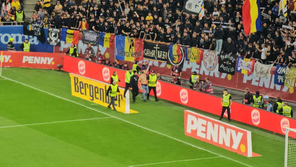 „FRF, anulează-mi interdicția pe stadion!”. Motivul incredibil pentru care fanul intrat pe teren la România – Austria cere ridicarea sancțiunii
