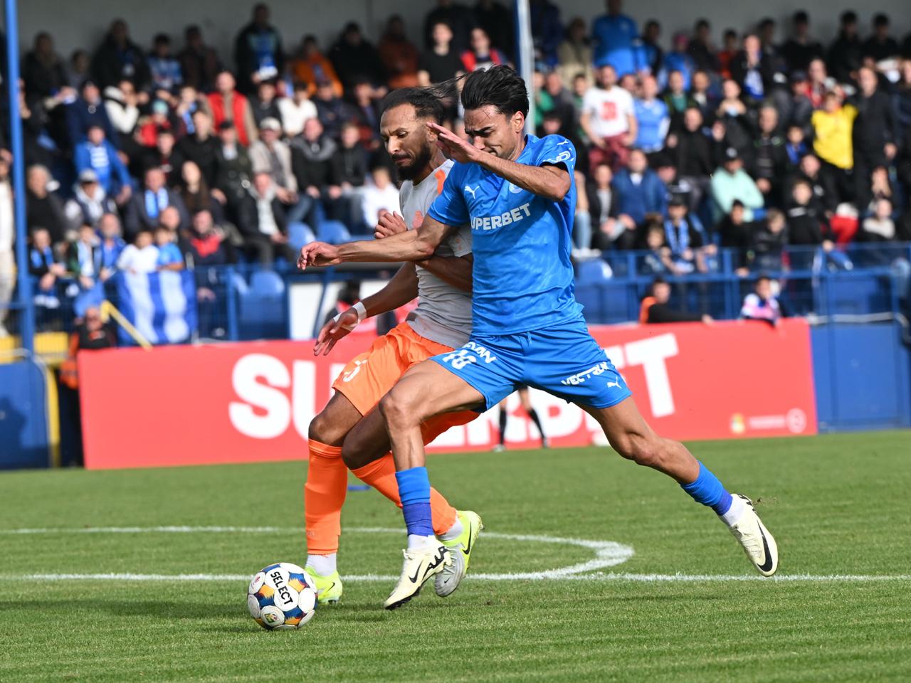 „Iarna-i ici, vara-i departe”, pentru oltenii lui Rădoi. Craiova e singura echipă care nu-i dă gol lui Metaloglobus în acest campionat