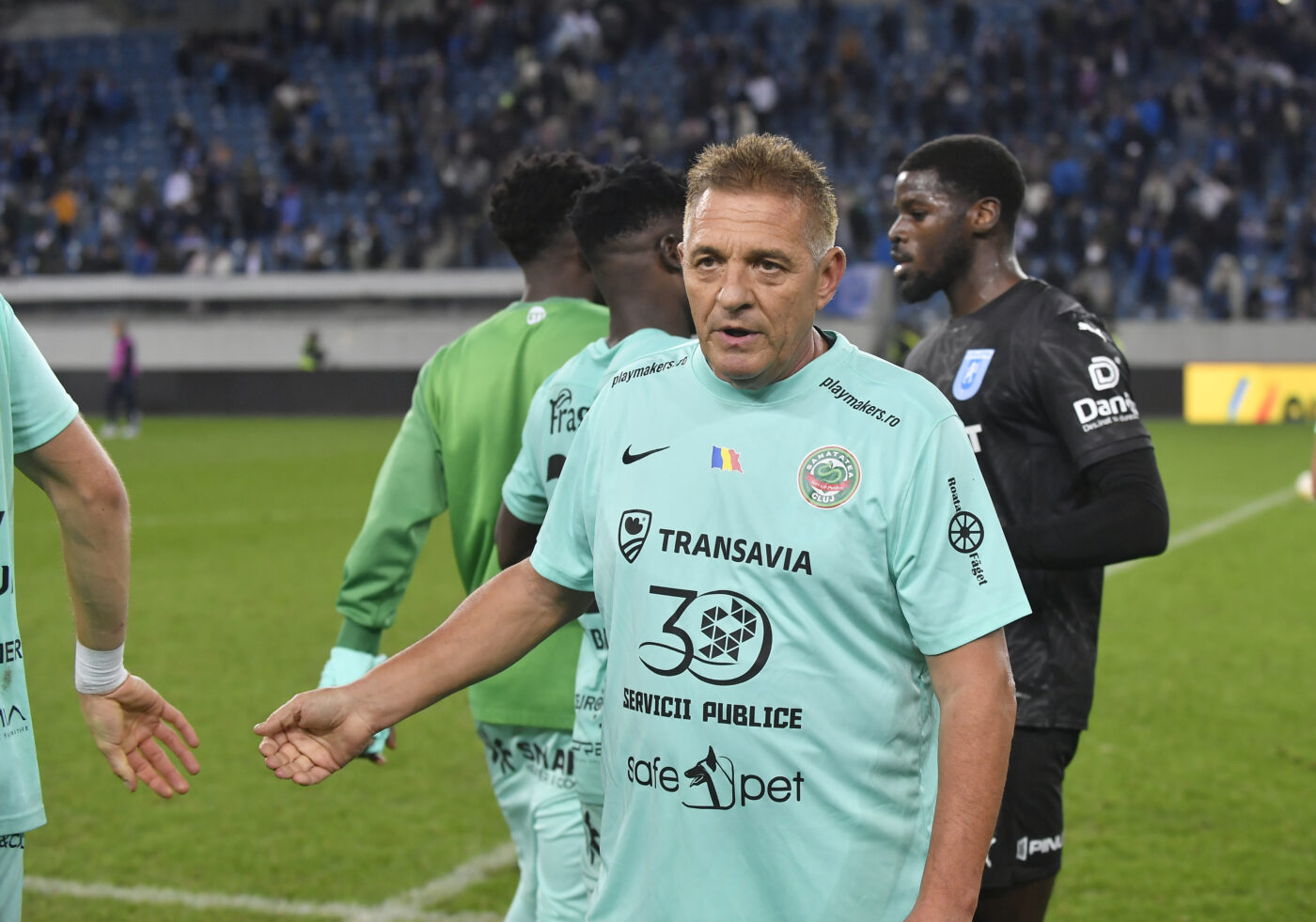 Patronul criticat pentru că a evoluat la 61 de ani îi răspunde finanțatorului din Superliga: „Nu are cum să înțeleagă, nu a jucat niciodată fotbal”. EXCLUSIV