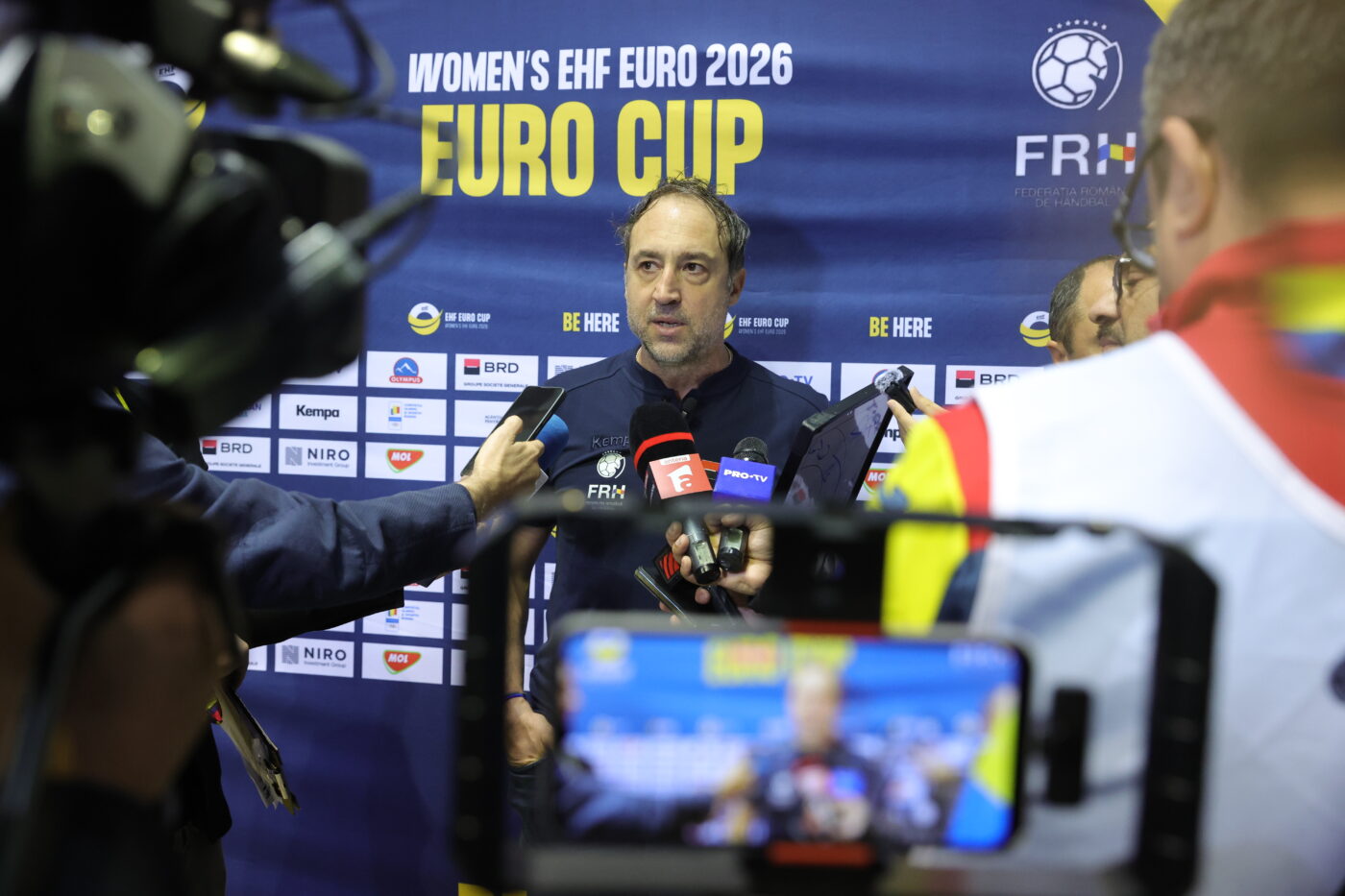 Anuntul-selectionerului-nationalei-de-handbal-feminin-a-Romaniei-despre-Campionatul-Mondial-din-Germania-si-Olanda-„Nu-vreau-sa-transmit-asta-1400x933.jpg
