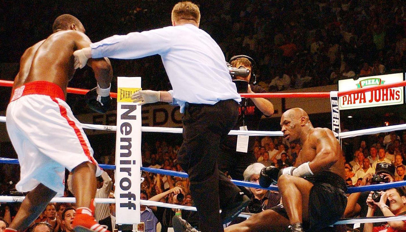 Boxerul-care-l-a-facut-KO-pe-Mike-Tyson-a-revenit-in-ring-la-52-de-ani-Spectatorii-au-ramas-uluiti-de-ce-s-a-intamplat-„Doamne-Dumnezeule.jpg