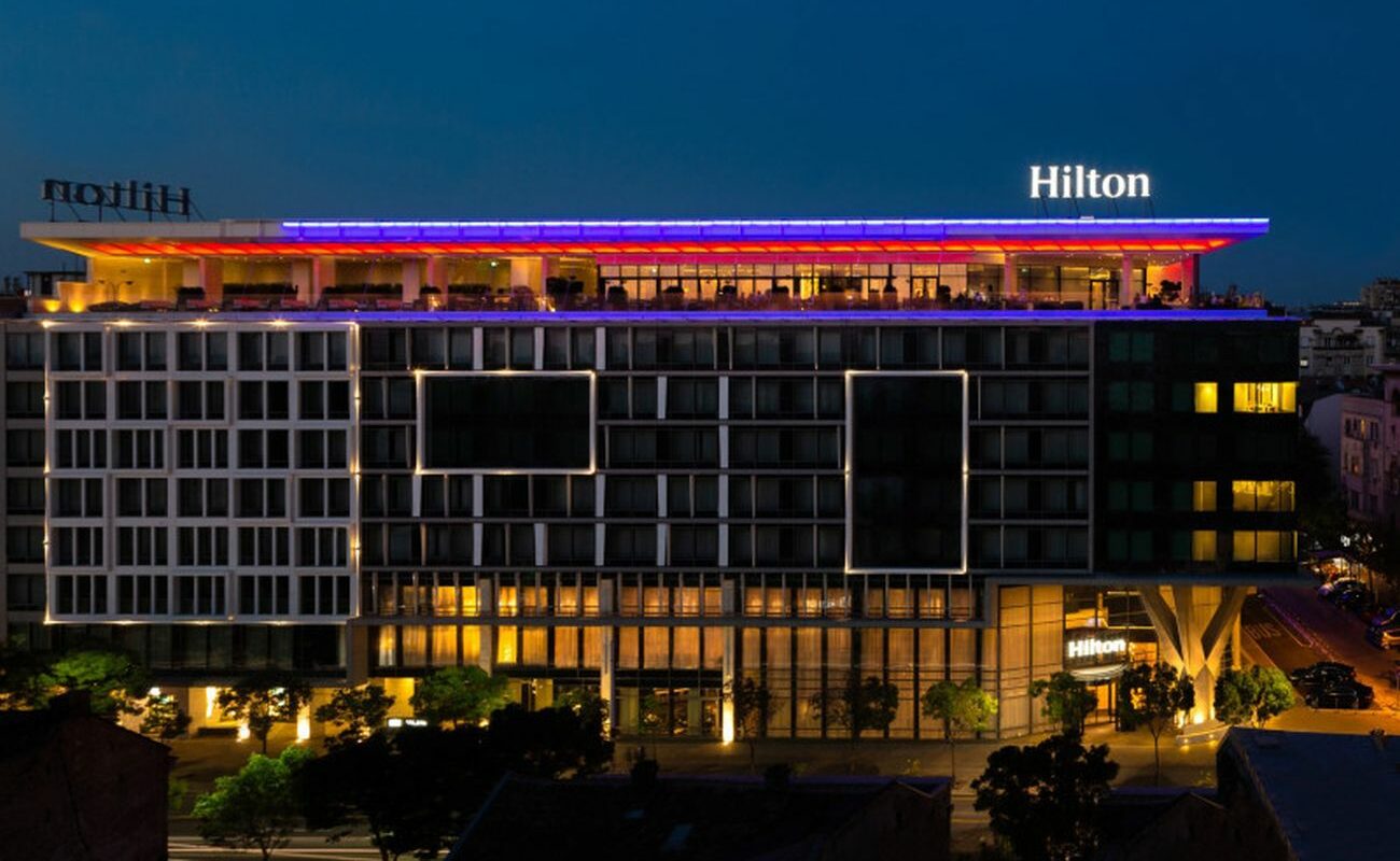 Cat-costa-o-camera-in-hotelul-de-lux-pe-care-l-a-ales-FCSB-la-Belgrad-inaintea-meciului-cu-Steaua-Rosie-e1764175174698.jpg