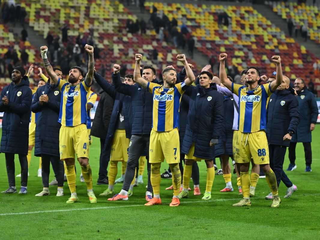 Ce prime încasează jucătorii Petrolului pentru remiza cu FCSB. Decizia conducerii