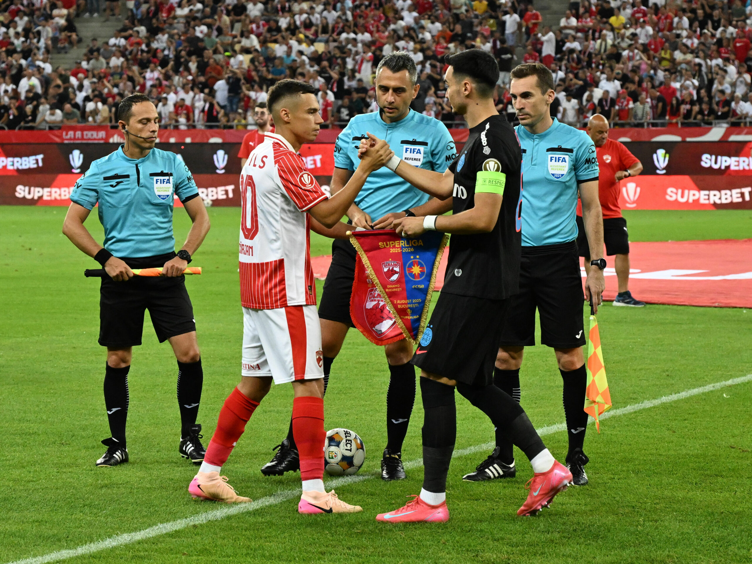 DINAMO-BUCURESTI-FCSB-SUPERLIGA-SUPERBET