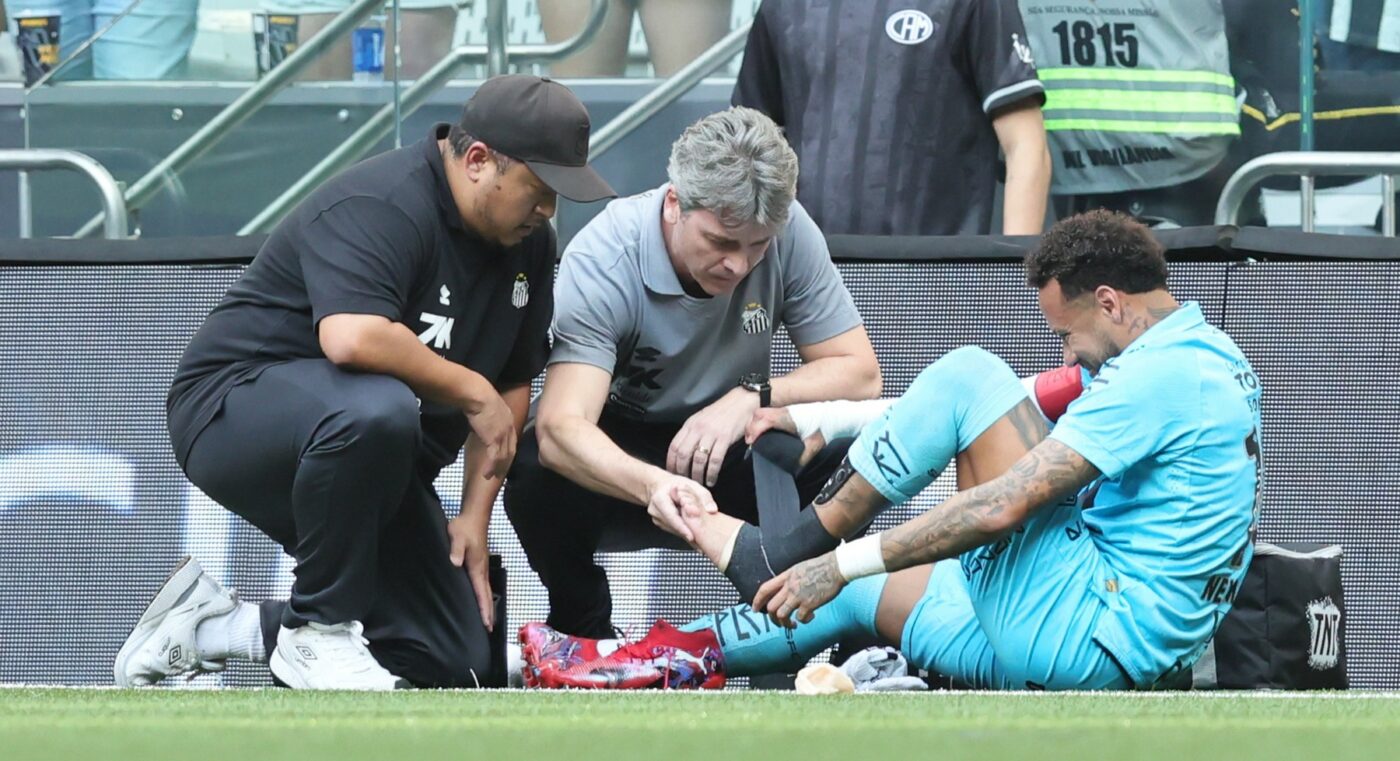 Dezastru pentru Neymar! Cât va lipsi starul brazilian după ce s-a accidentat din nou