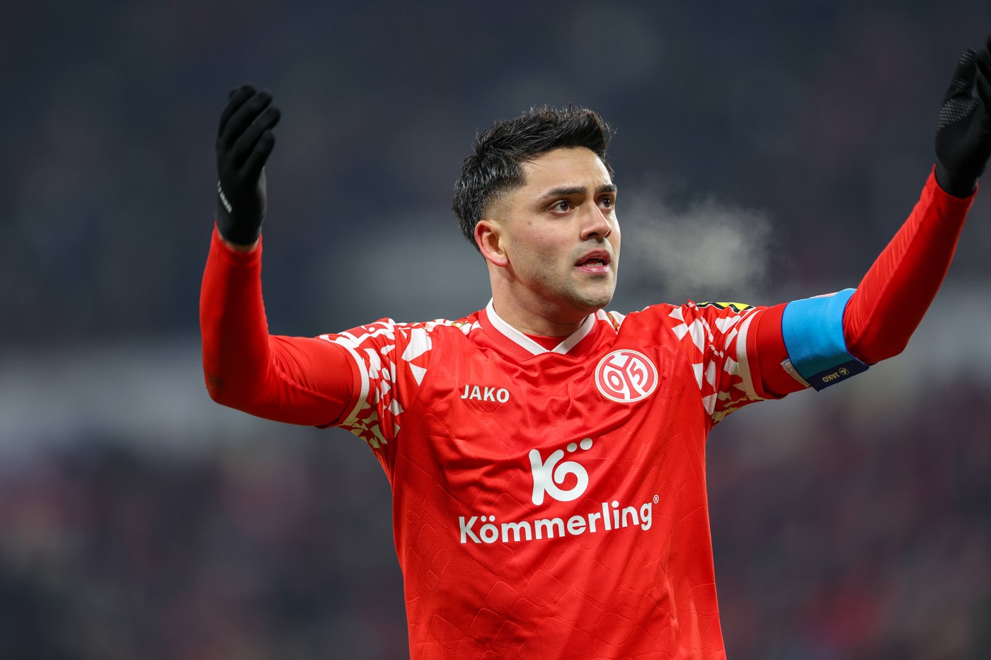 Din Afganistan vine pericolul! Cine e fotbalistul lui Mainz care face aproape cât toată echipa Craiovei