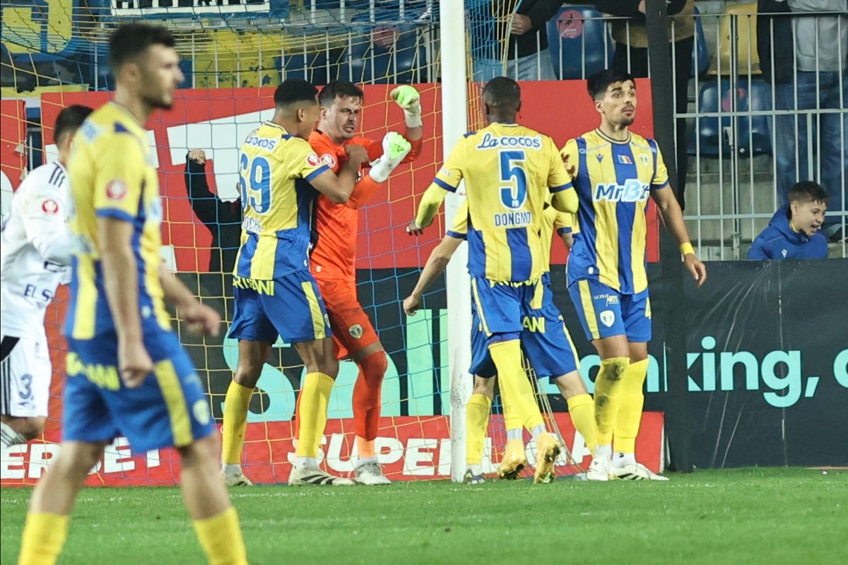El e fotbalistul din Superliga care a crescut cu un star de la Real Madrid și e înnebunit după mici cu bere