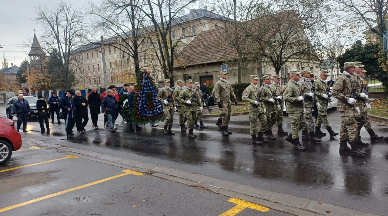 Emeric-Ienei-a-fost-inmormantat-cu-onoruri-militare.jpeg