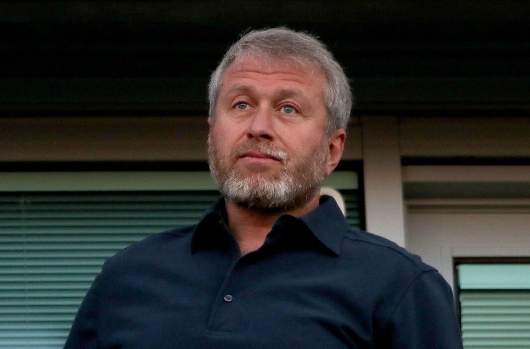 Englezii-au-descoperit-vilele-oligarhilor-rusi-printre-care-si-cea-de-108.000.000-de-euro-a-lui-Roman-Abramovich-care-au-scapat-de-sechestrul-autoritatilor-e1762273304717.jpg