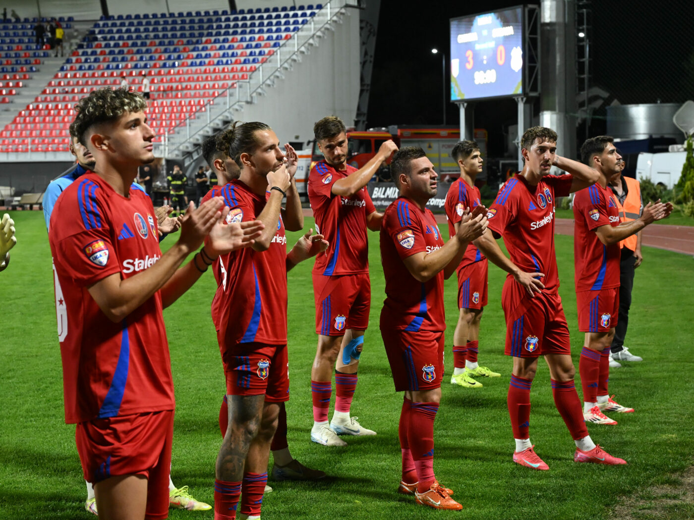 Fotbalistul care a jucat la FCSB şi la Steaua, umilit de antrenor, deşi a fost dus la echipă de Giovanni Becali:  „L-a uşchit”