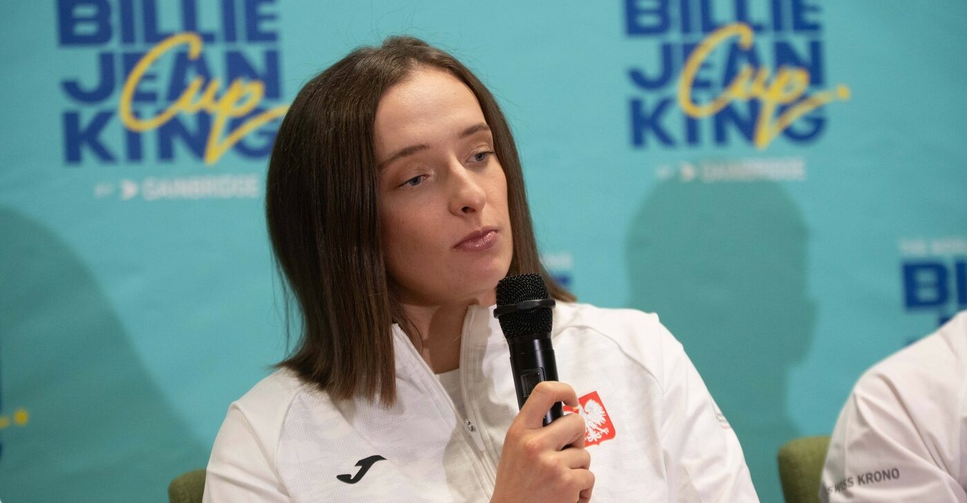 Iga-Swiatek-si-a-adus-aminte-de-prietena-rebela-din-Romania-dar-si-de-Simona-Halep-dupa-ce-ne-a-eliminat-din-Billie-Jean-King-Cup-e1763330281252.jpg